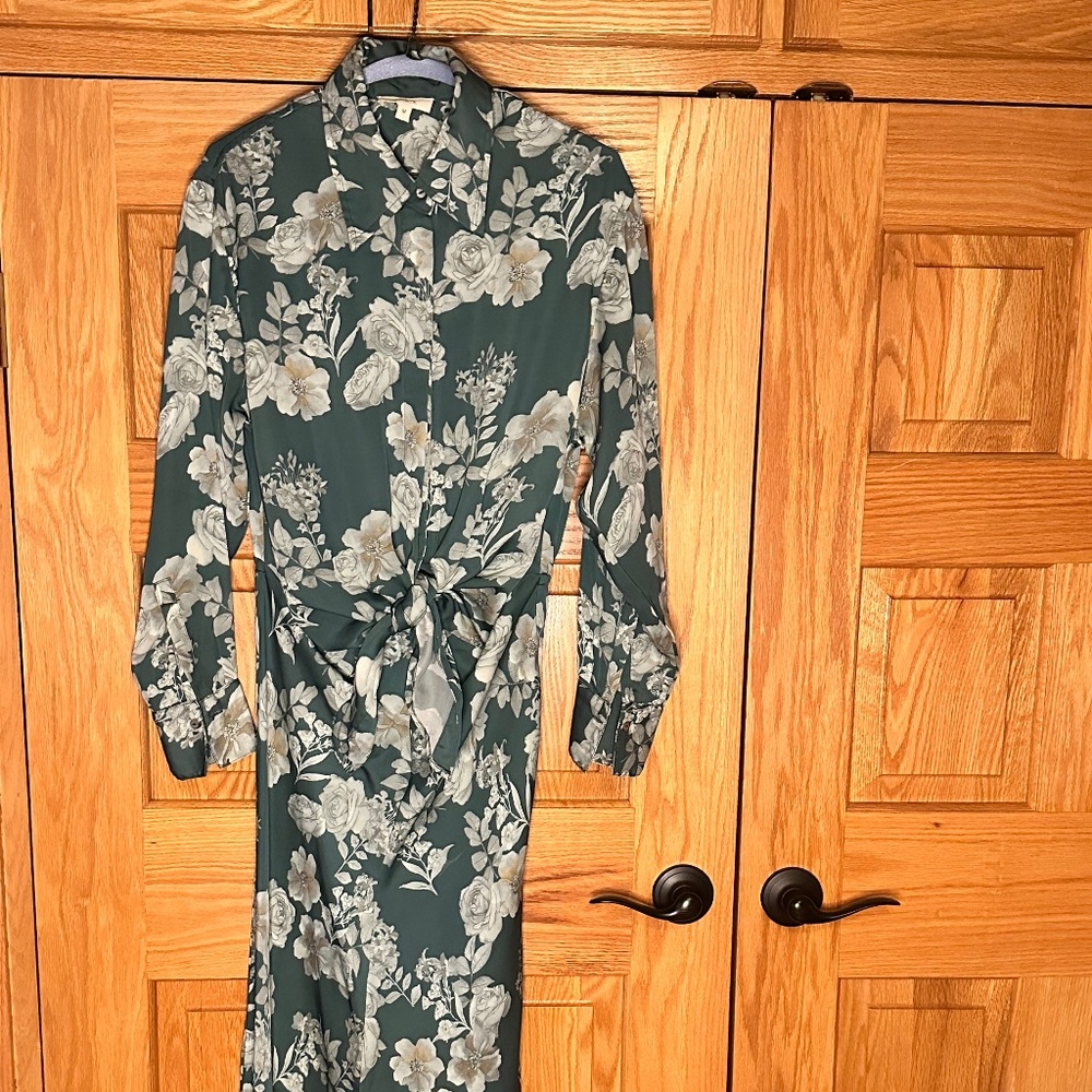 Elan - Floral Midi Dress with Tie-Front - Size Medium